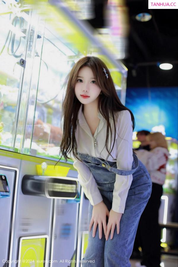   [XiuRen]高清写真图 2024.02.07 No.8087 小薯条nienie 美腿性感第34张图片